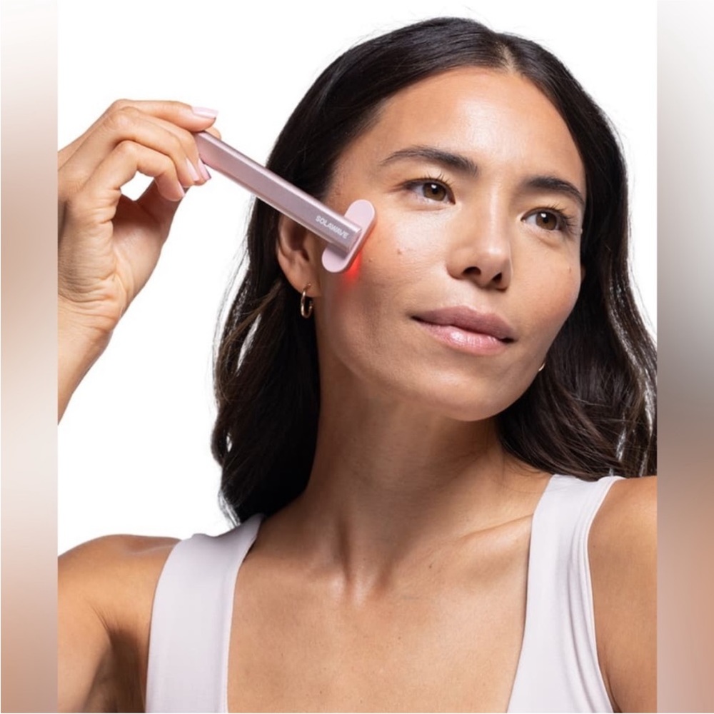 Solawave Red Light Face Wand Ombré